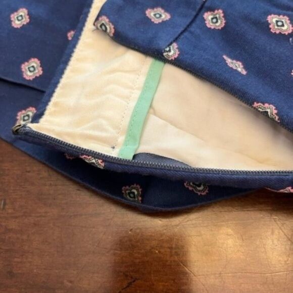 J. Crew Chino Style Short Blue with Medallion Print in Pink, yellow green Size 4 - Picture 4 of 6